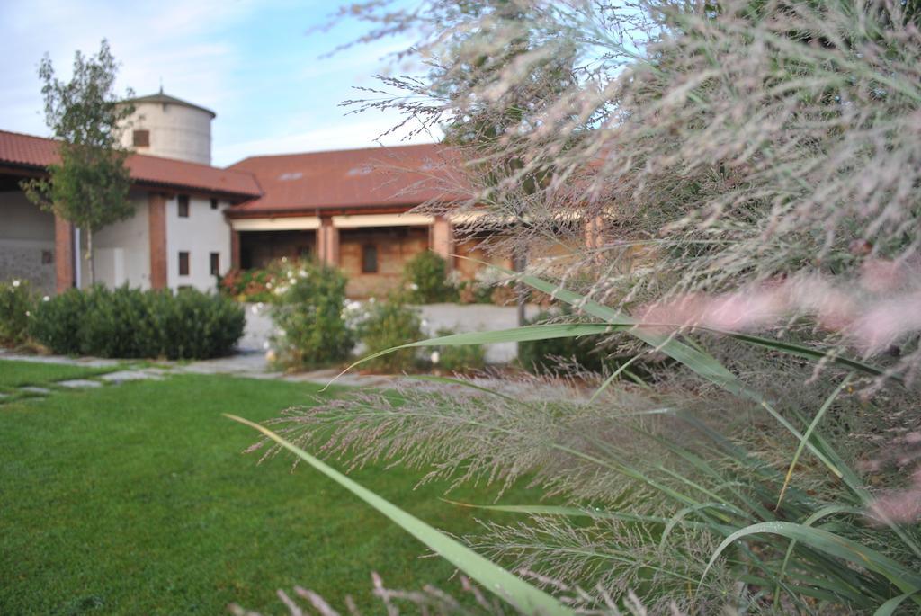 Agriturismo Tetto Garrone Cuneo Buitenkant foto
